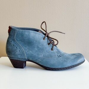 Rockport Retro Aria Stylish Blue Ankle Leather Boots wth cov hills, Size 8.5M
